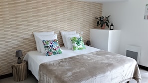 舒適雙人或雙床房 (Nature) | 獨特裝潢、遮光布/窗簾、隔音、熨斗/熨衣板