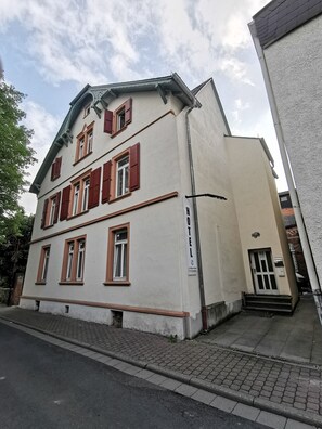 Front of property - United - Hostel (Butzbach)