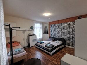 Business Suite | 1 bedroom, free WiFi - United - Hostel (Butzbach)