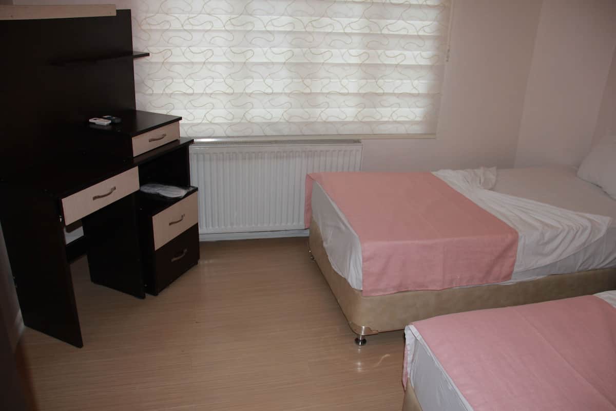 Triple Room | Blackout drapes, soundproofing, iron/ironing board (on request)