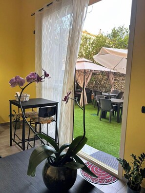 Full-size fridge, stovetop, cookware/dishes/utensils - B&B Metropolitan RC (Reggio Calabria)