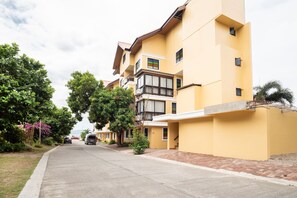 Exterior - Capital O 154 Club Balai Isabel (Talisay)