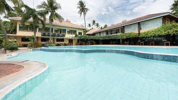 Indoor pool, outdoor pool