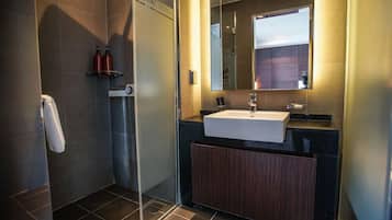 Shower, hair dryer, slippers, heated floors