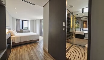 Minibar, in-room safe, desk, iron/ironing board (on request)