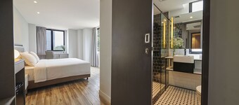 J-Hotel by Dorsett