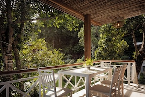Family Suite - 1st Floor | Hiên