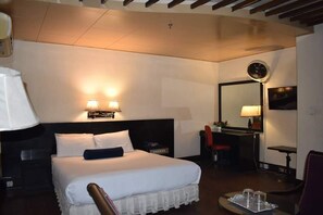 Premium Room | In-room safe, desk, laptop workspace, iron/ironing board