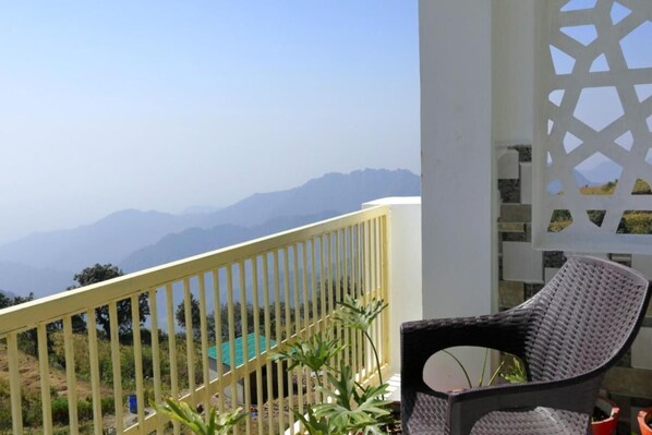Balcony - Charekh Food & Forest Resort (Lansdowne)