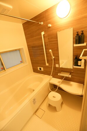 Villa (Private Vacation Home) | Bilik Mandi | Tab mandi dan pancuran berasingan, tab mandi rendaman dalam 