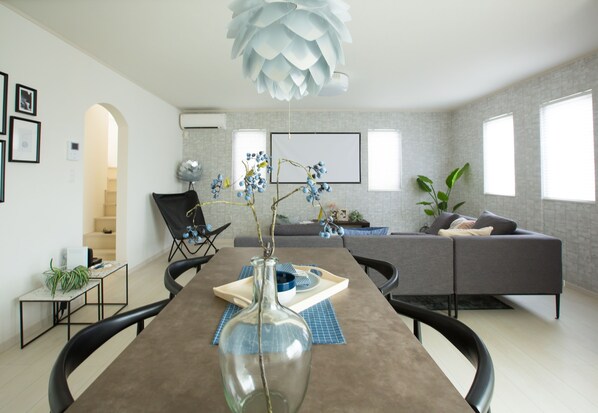 Living area - Jikukan Hare (Onna)