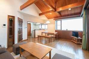 Private Vacation Home, Atami Shizenkyo Kurotakedai 1-908 | Living area | Flat-screen TV - Angel Forest Atami Shizenkyo (Atami)
