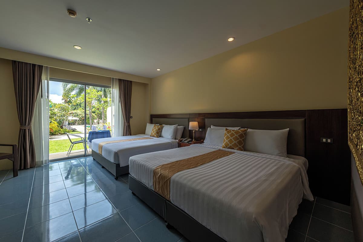 1 bedroom, premium bedding, minibar, in-room safe