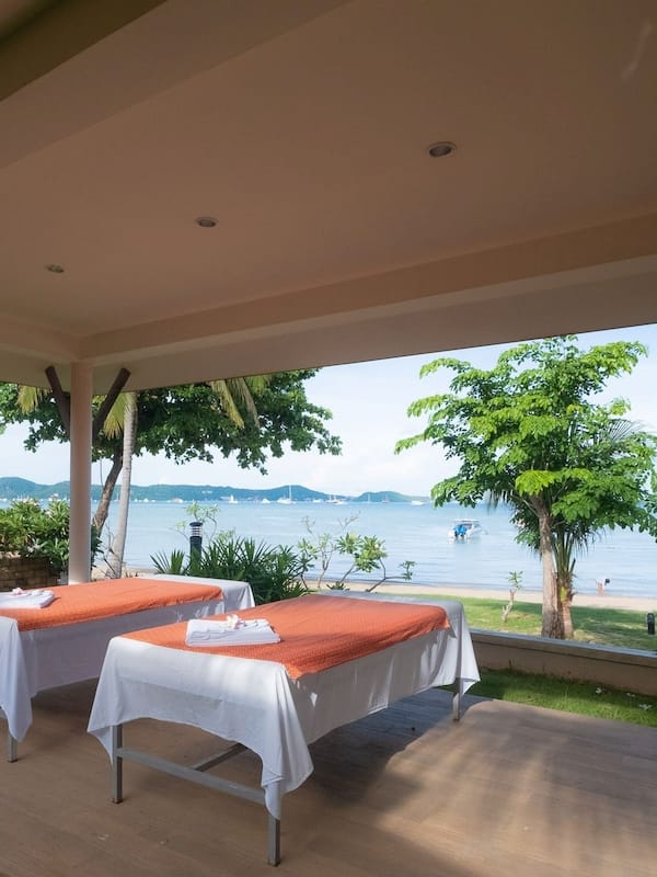 Thai massages, beach massages, massages
