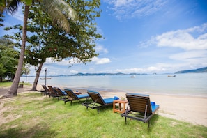 Aan het strand, massages op het strand