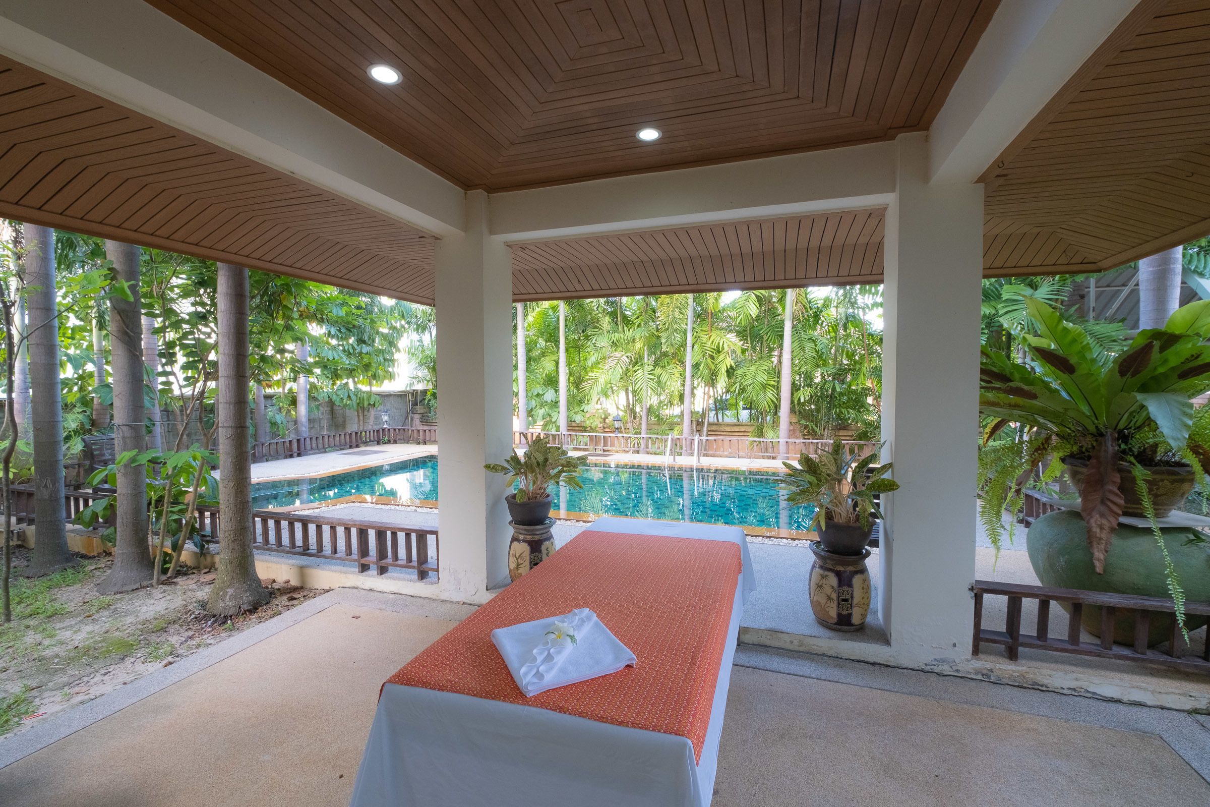 Masajes tailandeses, masajes en la playa y masajes 