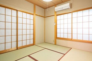 Ferienhaus (Private Vacation Home, Okawa 20) | Wohnbereich | Flachbildfernseher