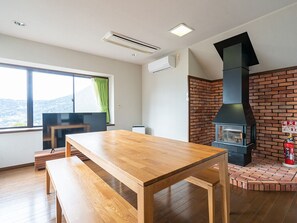 Casa (Private Vacation Home, Okawa 355) | Área de estar | TV de tela plana