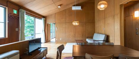 Ferienhaus (Private Vacation Home, Akazawa, E35-1) | Wohnbereich | Flachbildfernseher