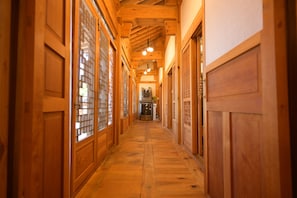 Luxury Townhome, Courtyard View | 2 bedrooms, premium bedding, individually decorated - Donghae Hanok Donganjae (Donghae)
