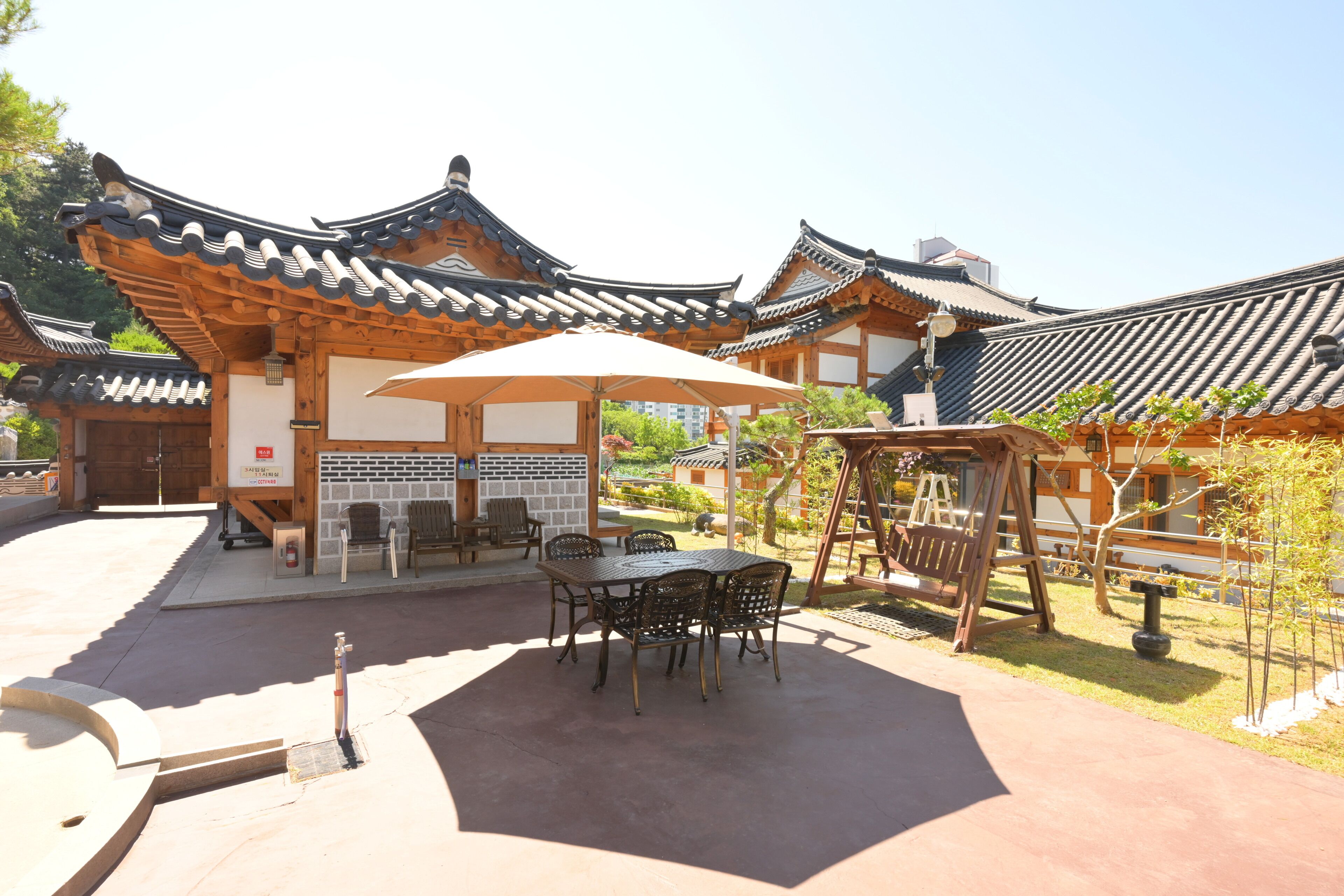 2 bedrooms, premium bedding, free WiFi, individually decorated