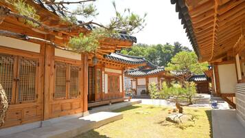 Mukho Private House Numaru | 2 bedrooms, premium bedding, individually decorated