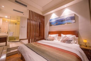 Comfort Double Room | Desk, blackout drapes, free WiFi - Li Jiang Tang Feng Yard No.1 (Lijiang)