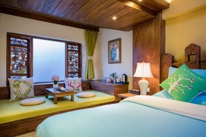 Comfort Double Room | Desk, blackout drapes, free WiFi - Li Jiang Tang Feng Yard No.1 (Lijiang)