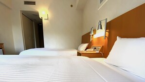 Premium bedding, down comforters, desk, laptop workspace - Valie Hotel Hiroshima (Hiroshima)