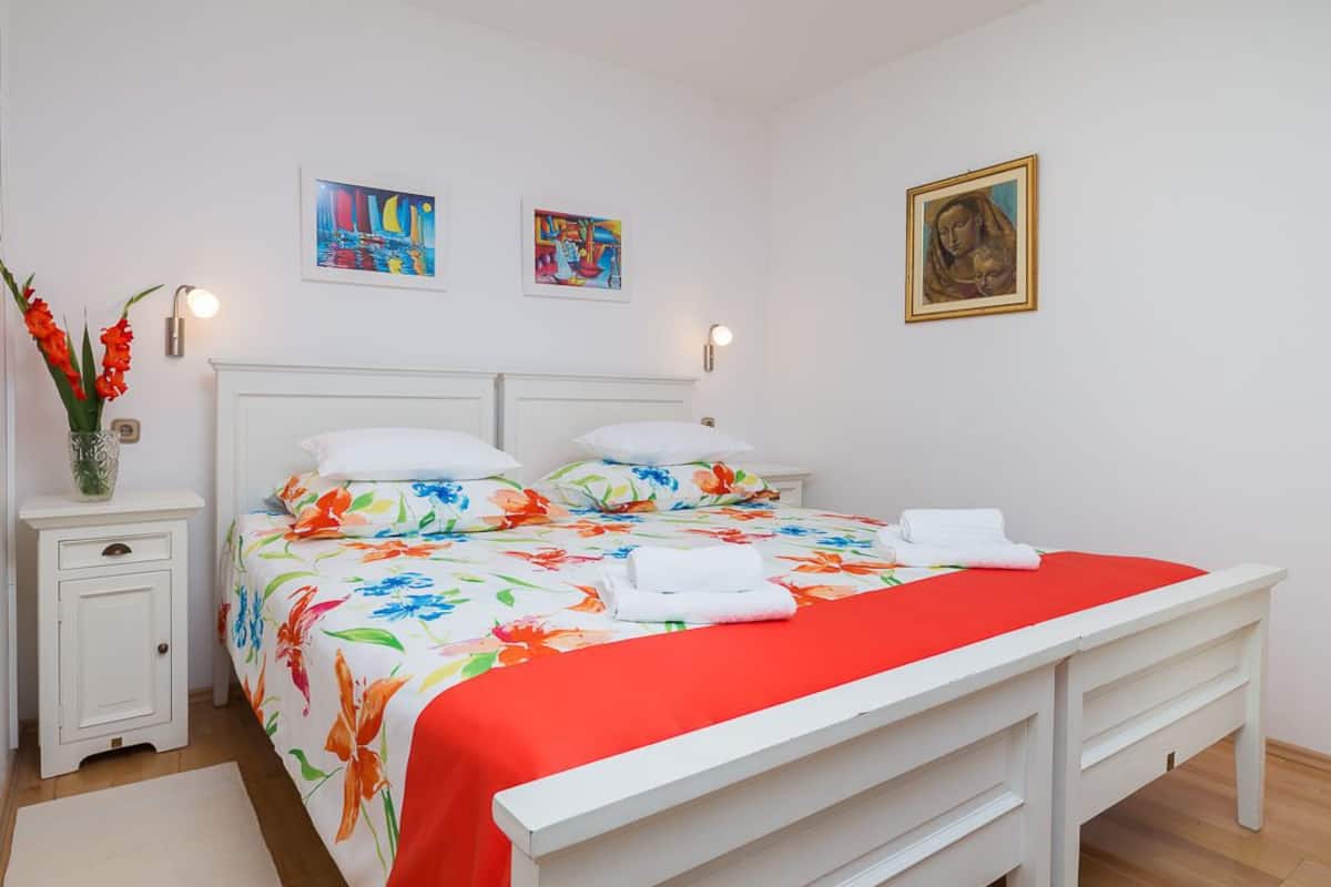 1 bedroom, blackout curtains, soundproofing, iron/ironing board