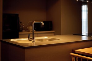 Private kitchen - Residence Hotel Hakata 19 (Fukuoka)