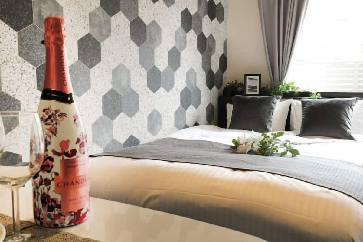 1 chambre, fer et planche à repasser, Wi-Fi gratuit, draps fournis