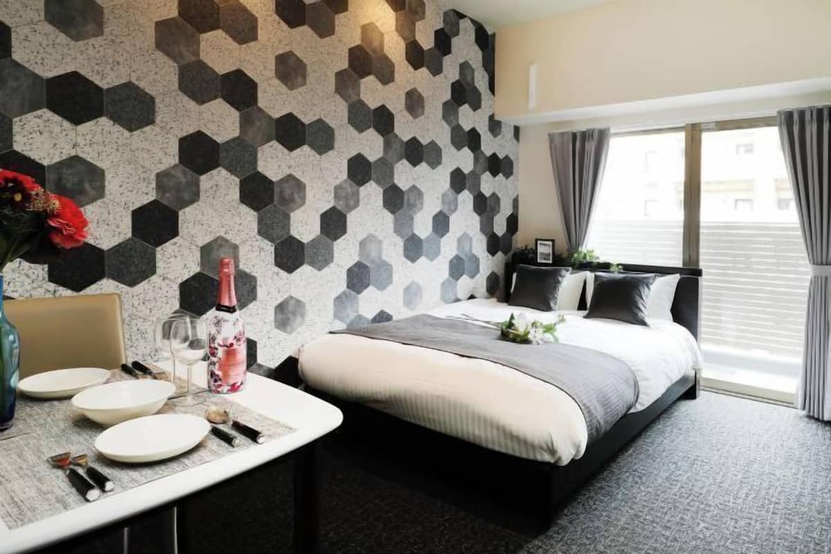1 chambre, fer et planche à repasser, Wi-Fi gratuit, draps fournis