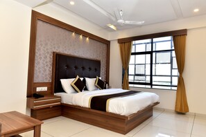In-room safe, desk, rollaway beds, free WiFi - Hotel Royal Square by Sky Stays (Ahmedabad)
