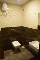 Ducha, artículos de tocador gratuitos, jabón, shampoo