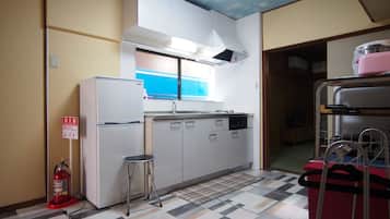 Private Vacation Home | Private kitchenette | Full-size fridge, microwave, oven, stovetop