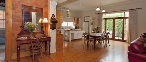 House, 2 Bedrooms | Living area