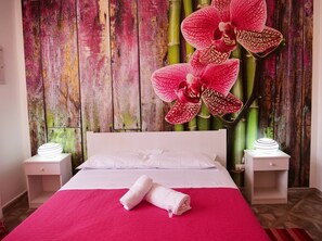 Double Room (Orchidea Rossa) | Desk, rollaway beds, free WiFi, bed sheets - B&B Vento di Scirocco (Favara)