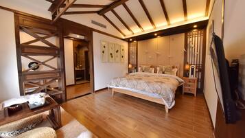 Desk, blackout drapes, free WiFi