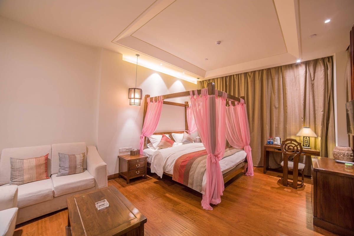 Elite Double Room | Desk, blackout curtains, free WiFi