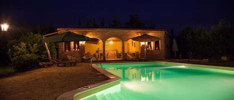 Seasonal outdoor pool