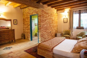 Deluxe Double Room | Premium bedding, minibar, cribs/infant beds, free WiFi - Casa Go'El (Chiaramonte Gulfi)