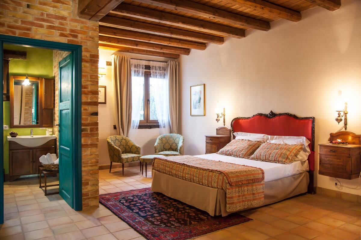 Ropa de cama de alta calidad, minibar, cunas y wifi gratis 