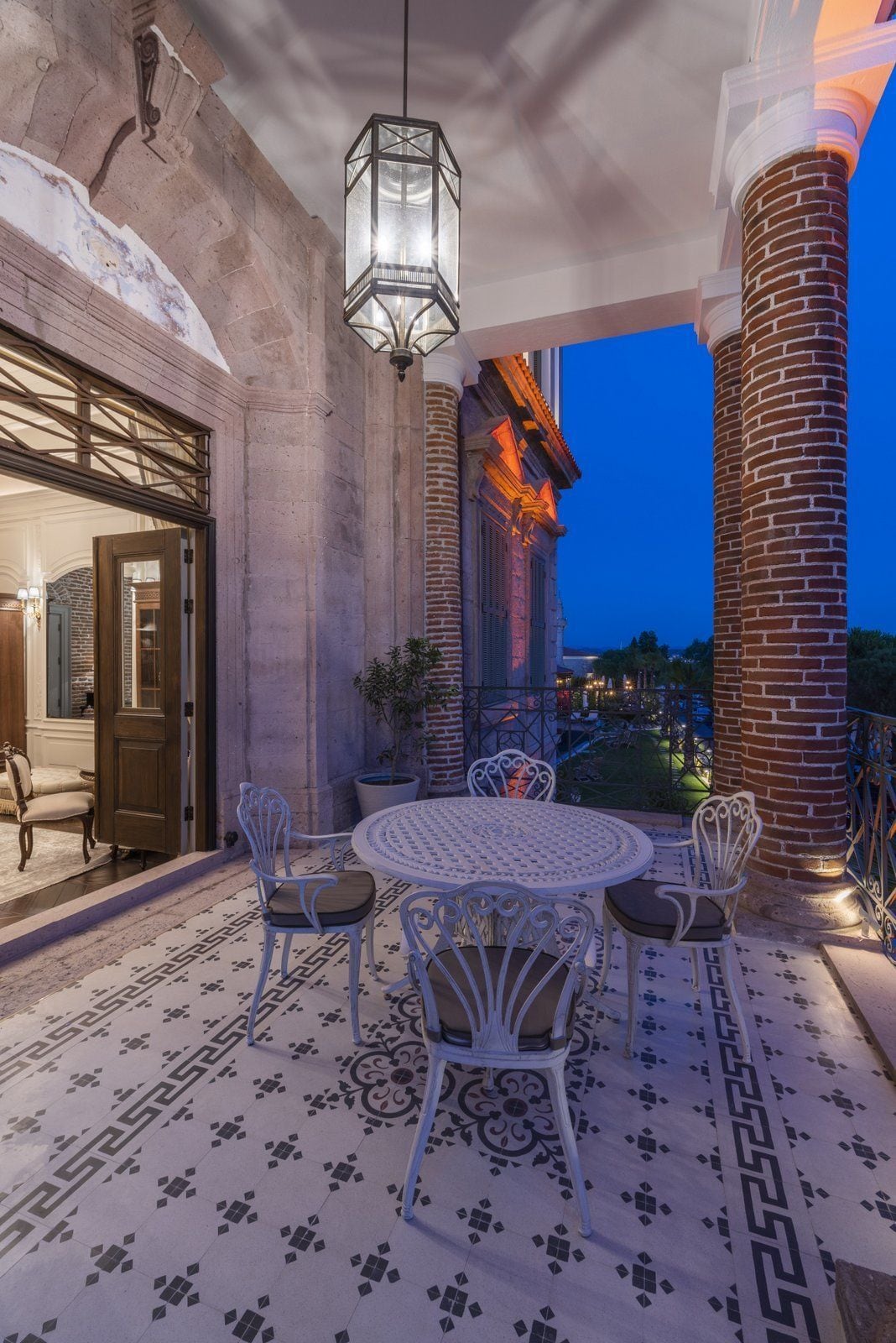 suite, 1 king bed, terrace, sea view | 1 bedroom, premium bedding, in-room safe, laptop workspace