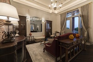 Suíte, 1 cama King, terraço, vista para o mar | Roupas de cama premium, cofres nos quartos