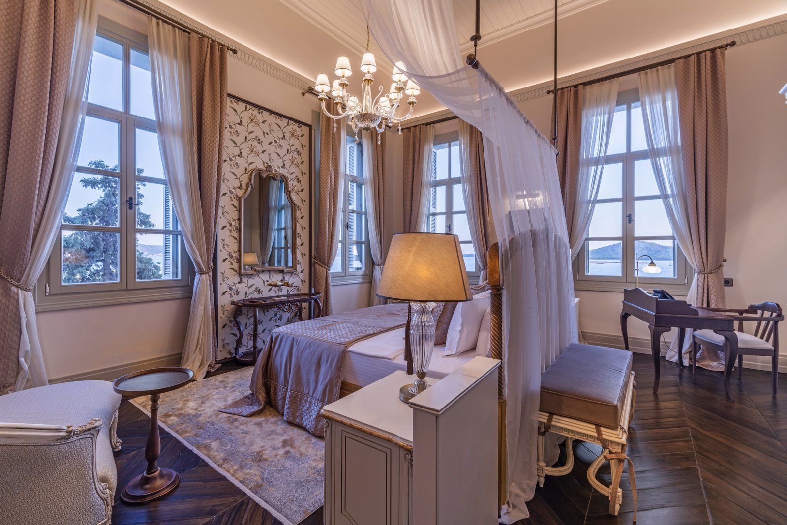 premium suite, 1 queen bed, jetted tub, sea view | 1 bedroom, premium bedding, in-room safe, laptop workspace