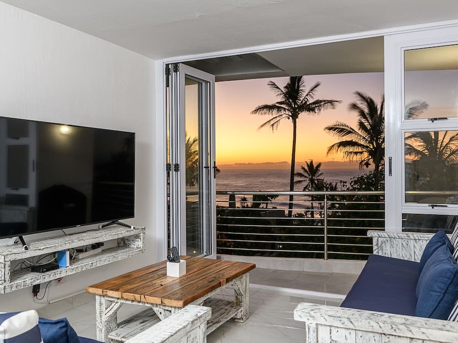 Luxury Apartment | Living room | Flat-screen TV