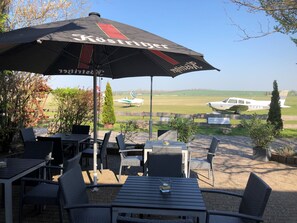 Terrace/patio - Pension Flying Ranch (Koelleda)