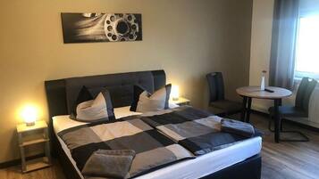 Double Room, Shared Bathroom | Desk, blackout drapes, WiFi (free), bed sheets