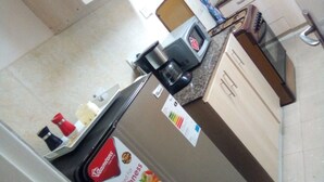 Apartment | Private kitchen | Coffee/tea maker, fridge, microwave, oven - Linets Luxury Apartments (Nairobi)